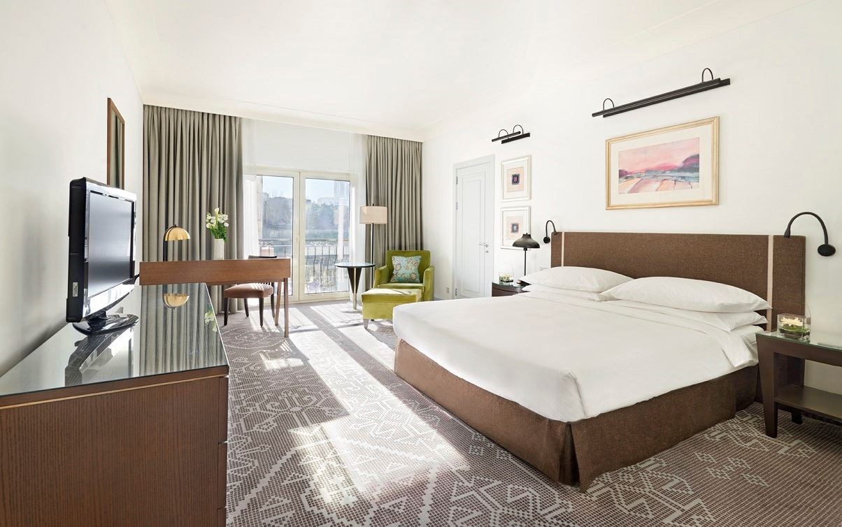 rooms-regency-suite-room