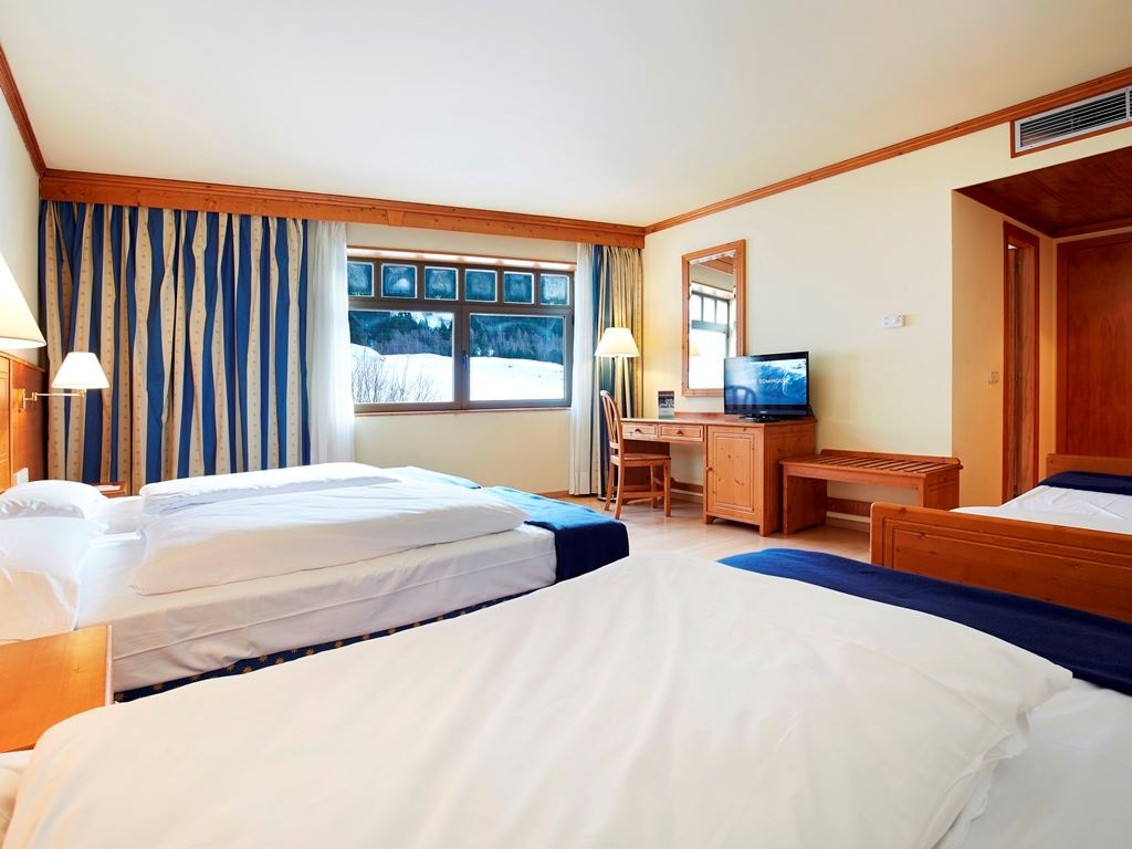 rooms-quadruple-room