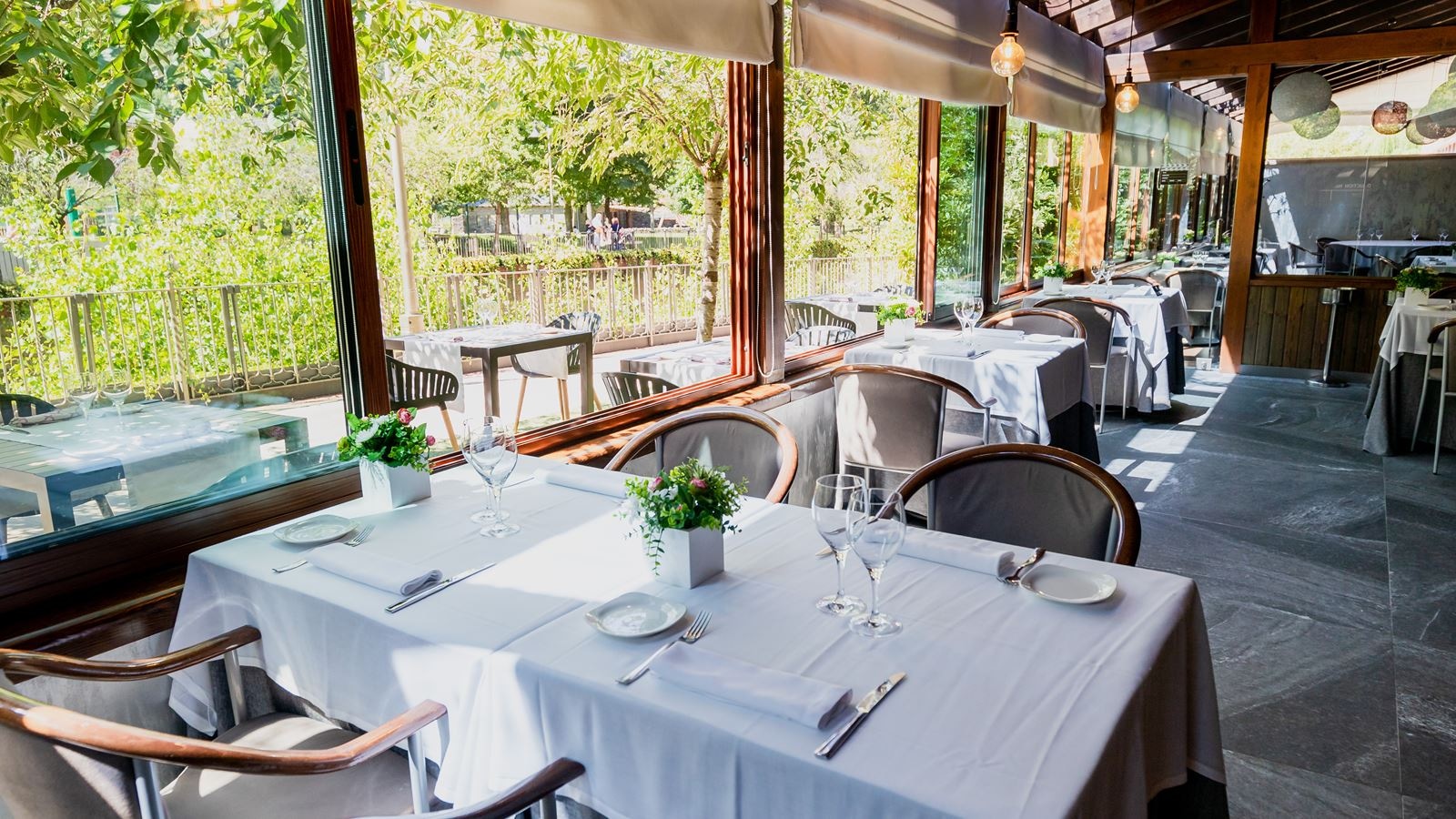 restaurants-restaurants