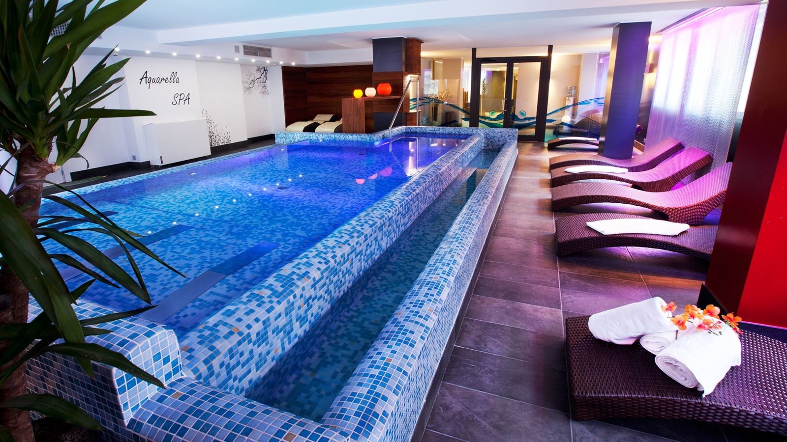 pools-indoor-pool