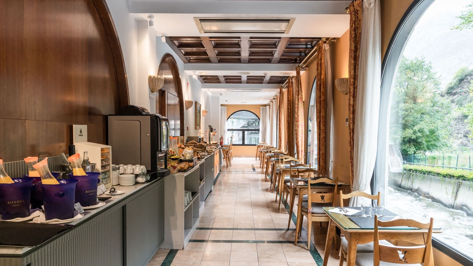 restaurants-restaurants