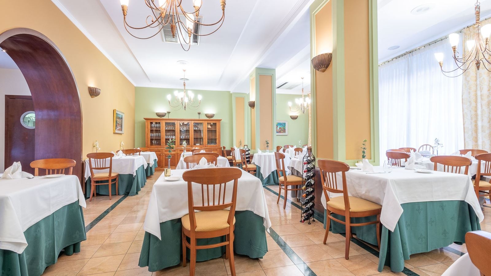 restaurants-restaurants