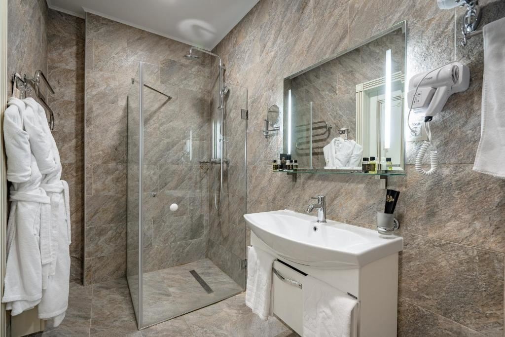 rooms-family-room