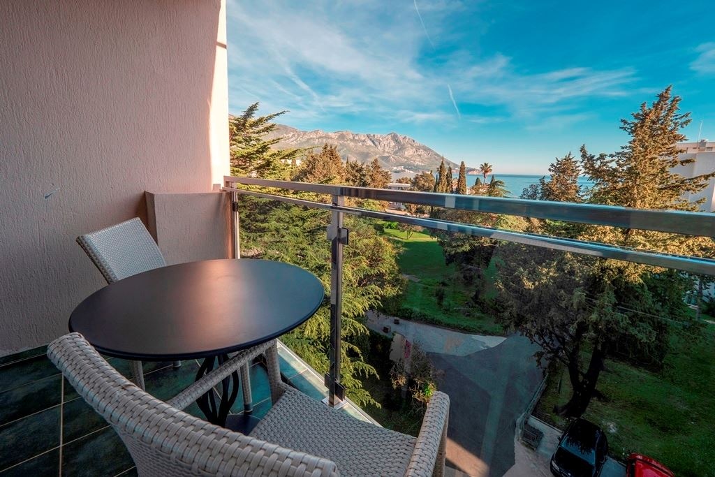 rooms-double-room-main-building