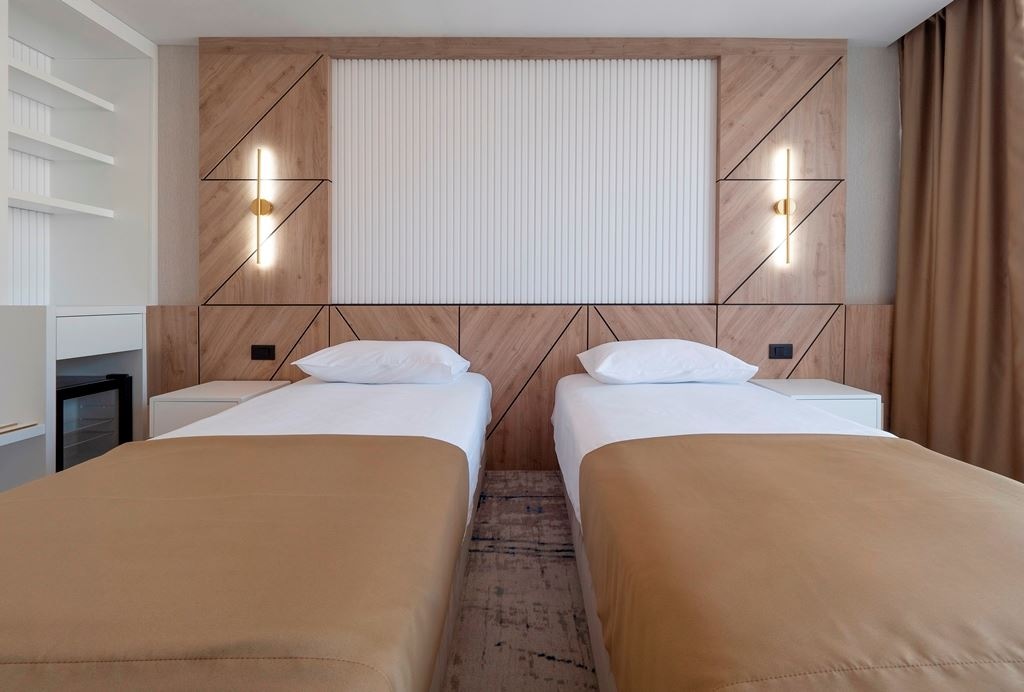 rooms-double-room-main-building