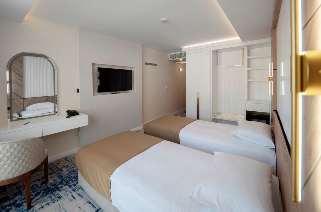 rooms-double-room-main-building