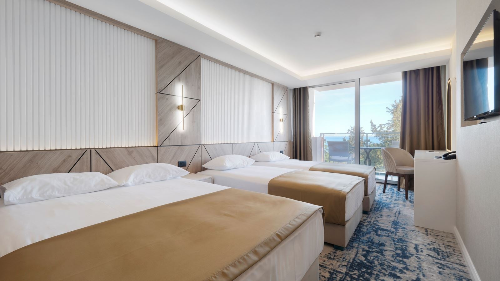 rooms-quadruple-room