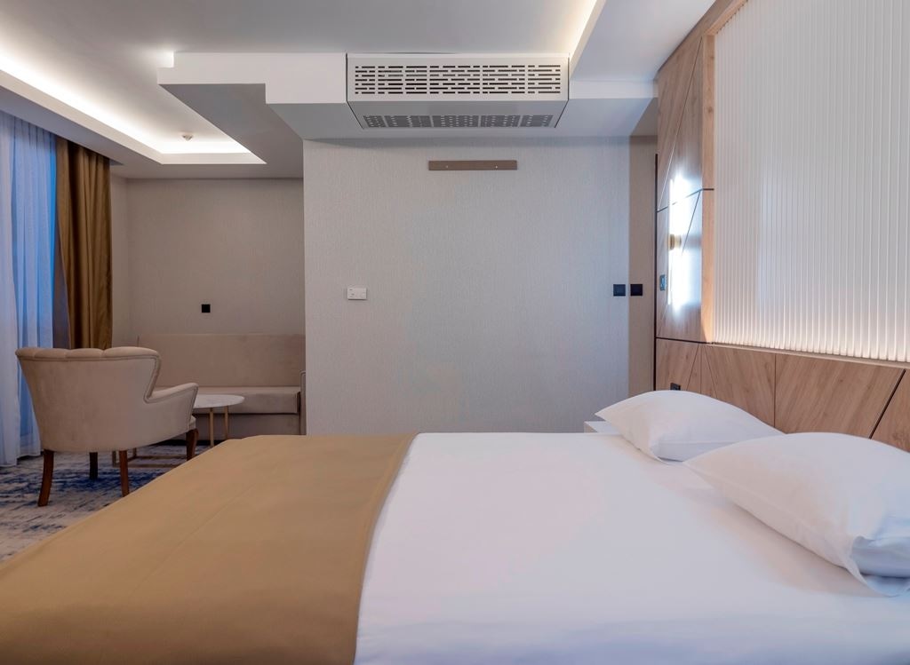 rooms-family-room-sea--view