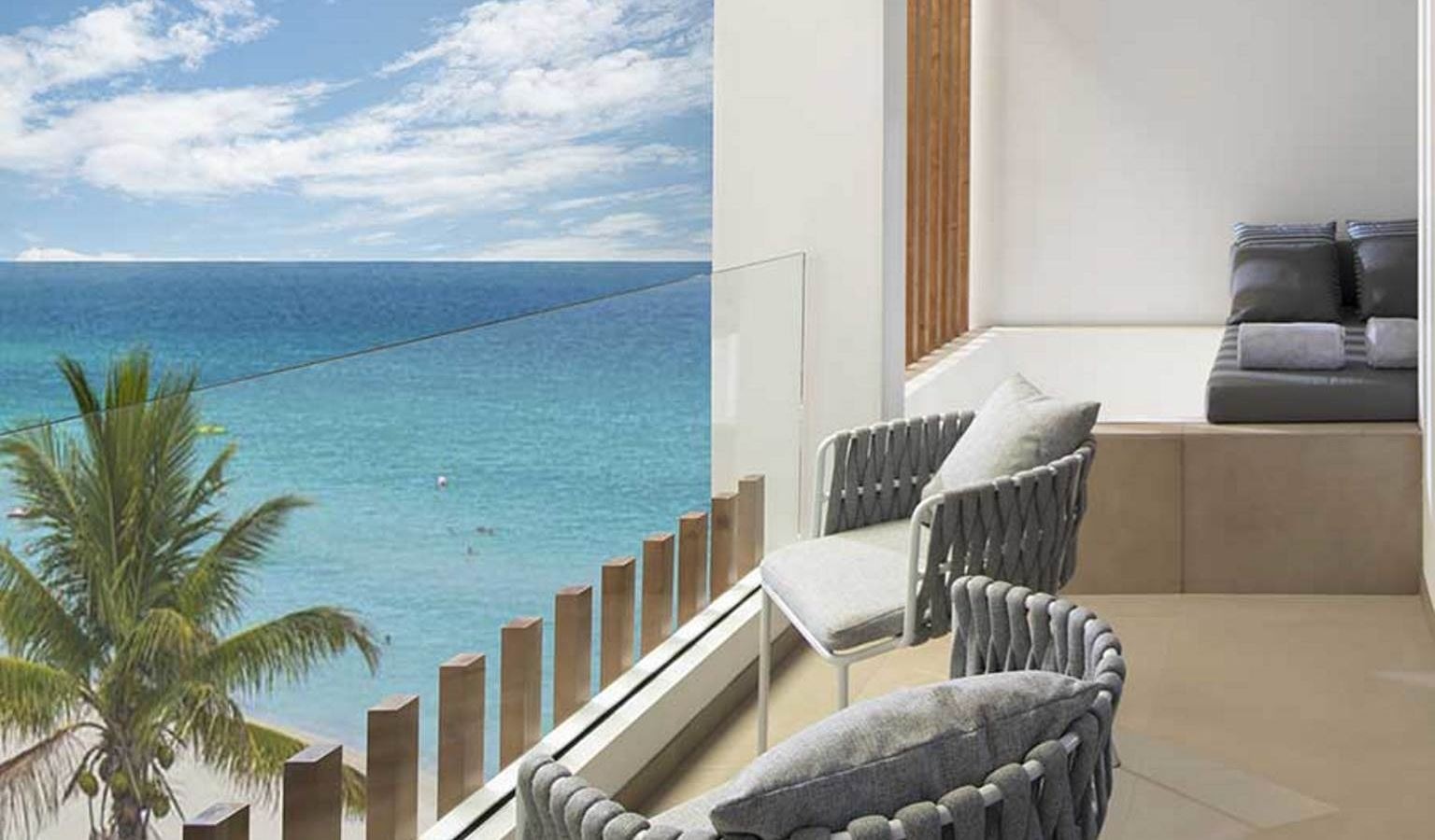 rooms-elegance-club-junior-suite-ocean-front-outdoor-jacuzzi