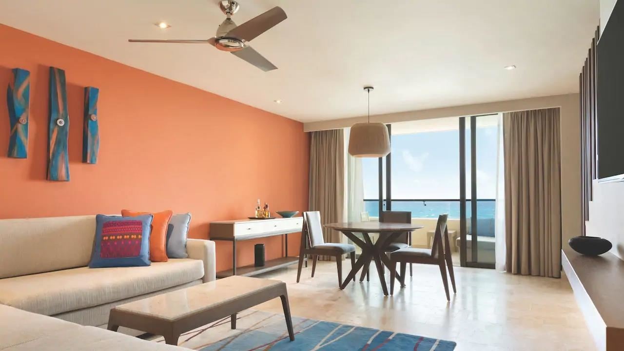 rooms-ocean-front-pryamid-suite