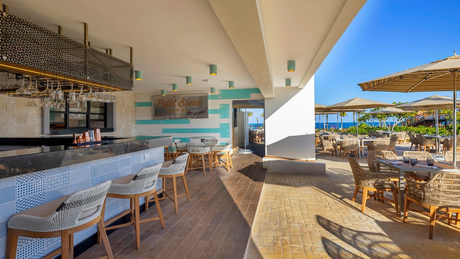 bars-point-break-pool-bar