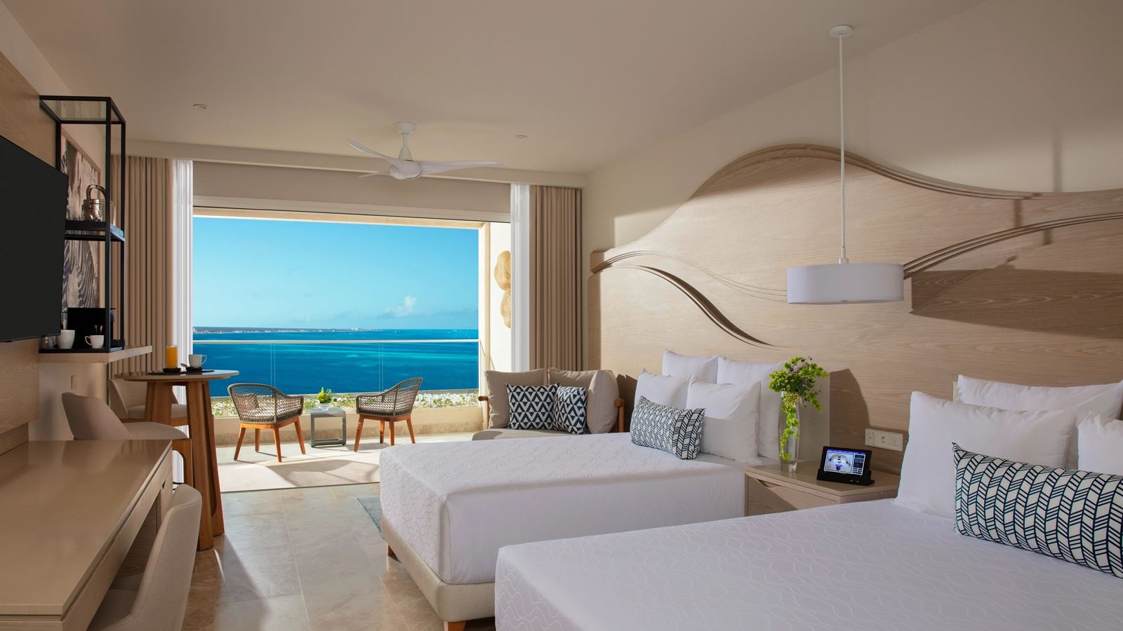 rooms-xcelerate-junior-suite-live-big-ocean-front