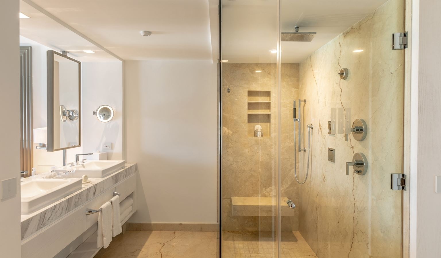 rooms-royale-presidential-suite