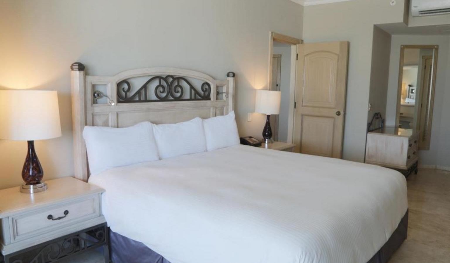 rooms-sandos-suite