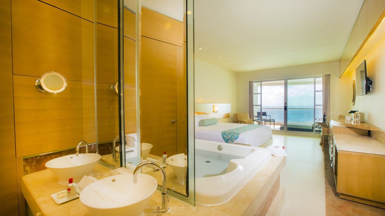 rooms-superior-deluxe-ocean-view