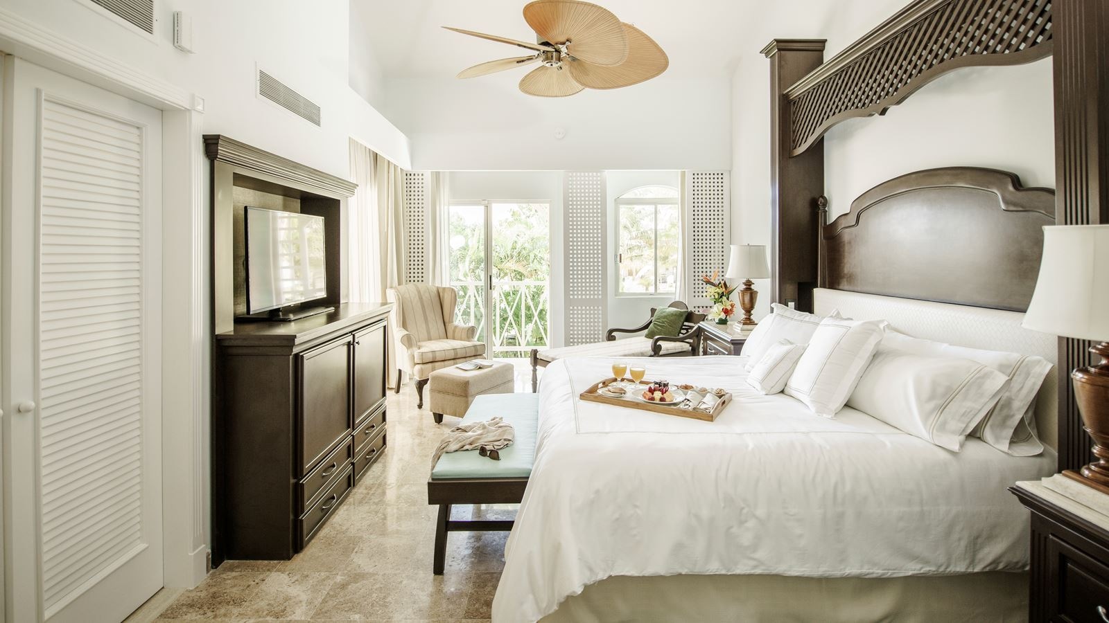 rooms-luxury-royal-view