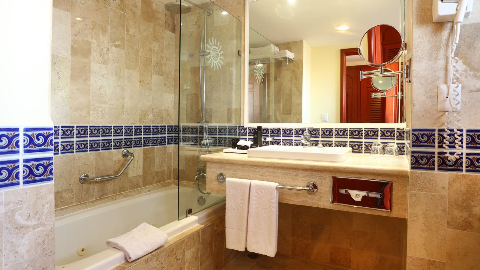 rooms-junior-suite-superior-ocean-front