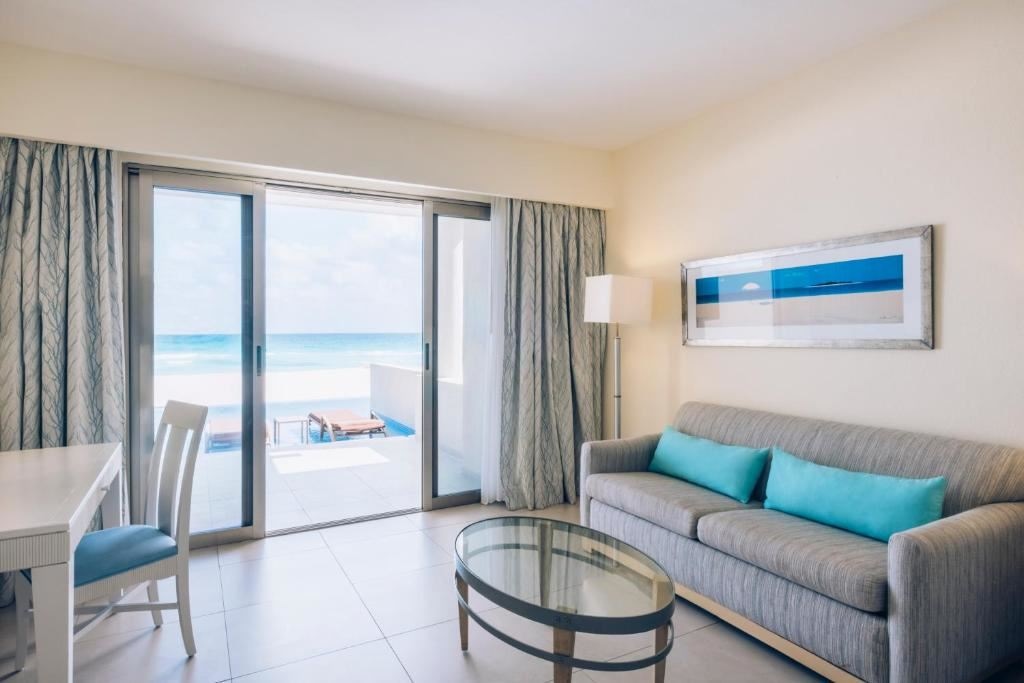 rooms-villa-ocean-front-swim-out