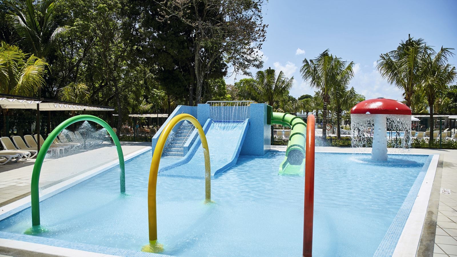 pools-outdoor-childrens-pool