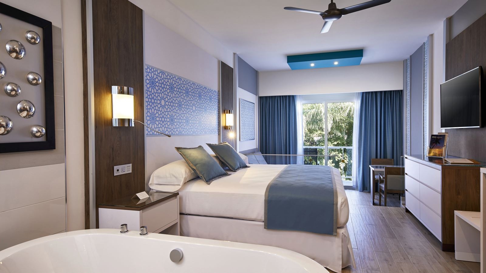 rooms-junior-suite-courtyard-view