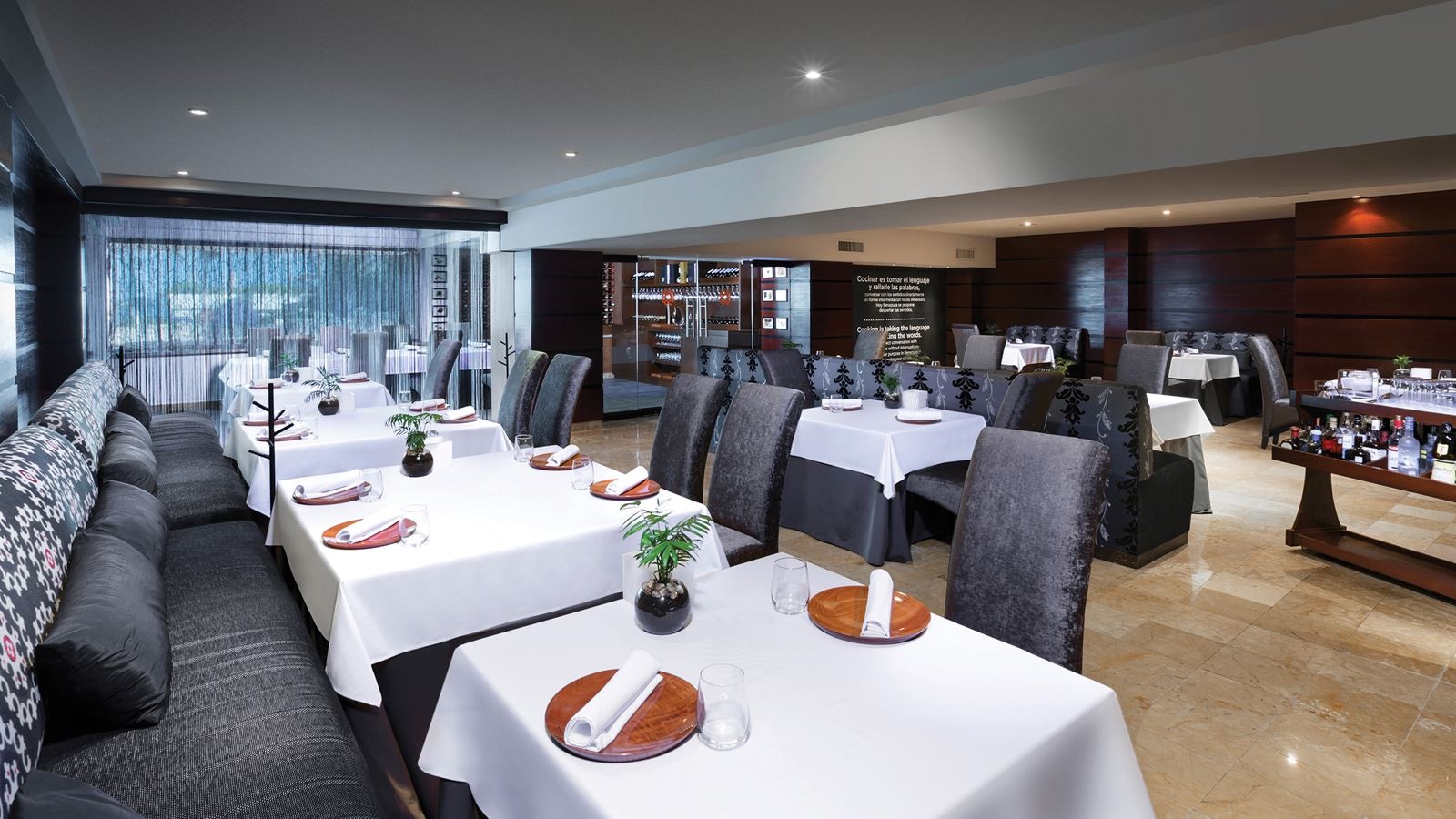 restaurants-paramour