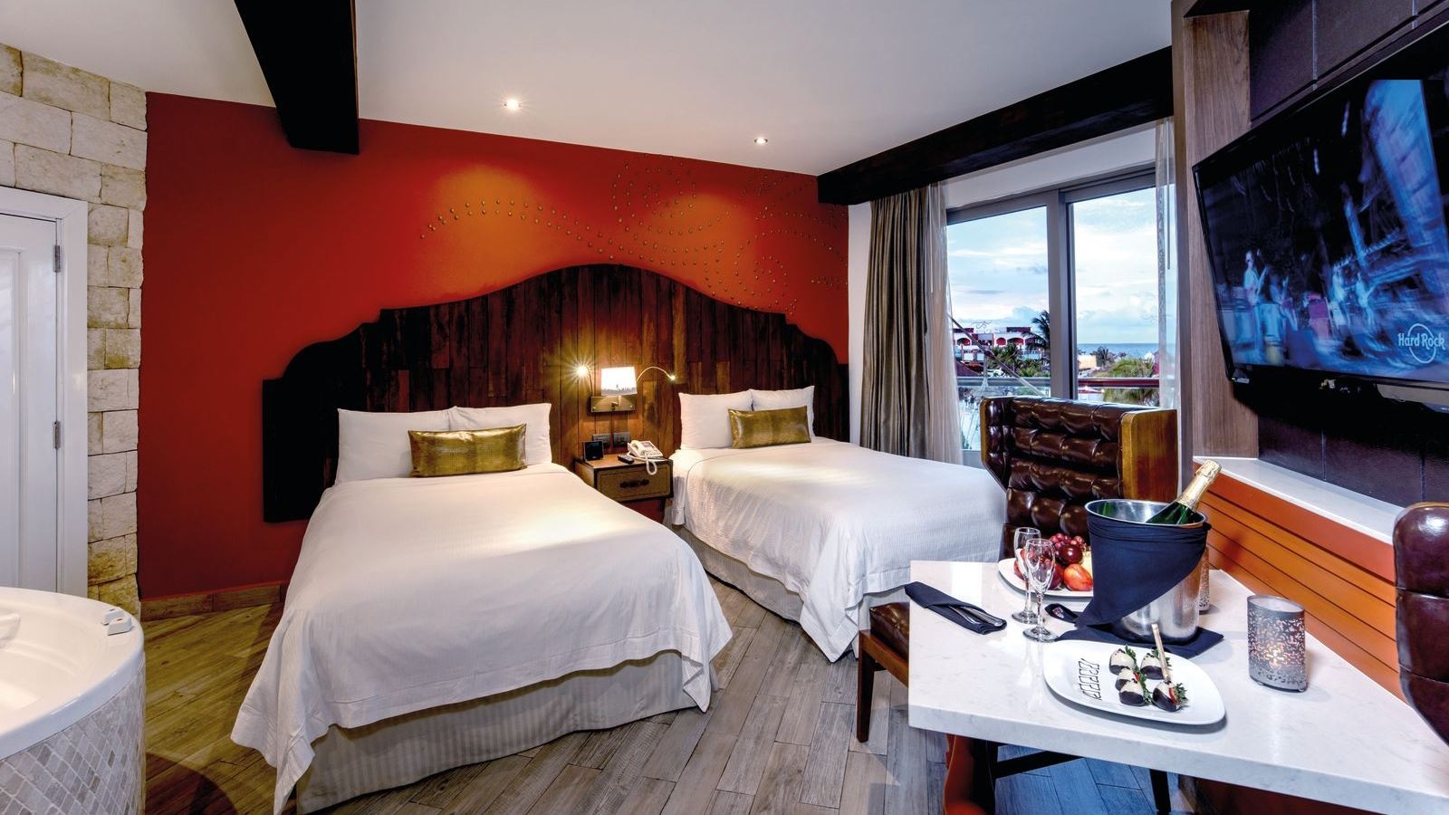 rooms-deluxe-partial-ocean-view-double