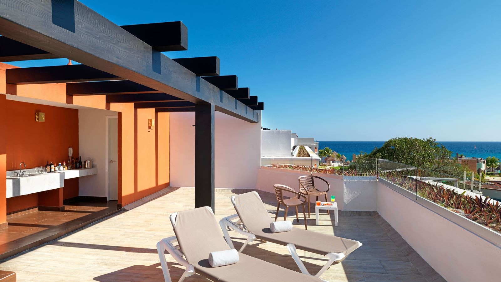 rooms-deluxe-sky-terrace-one-bedroom