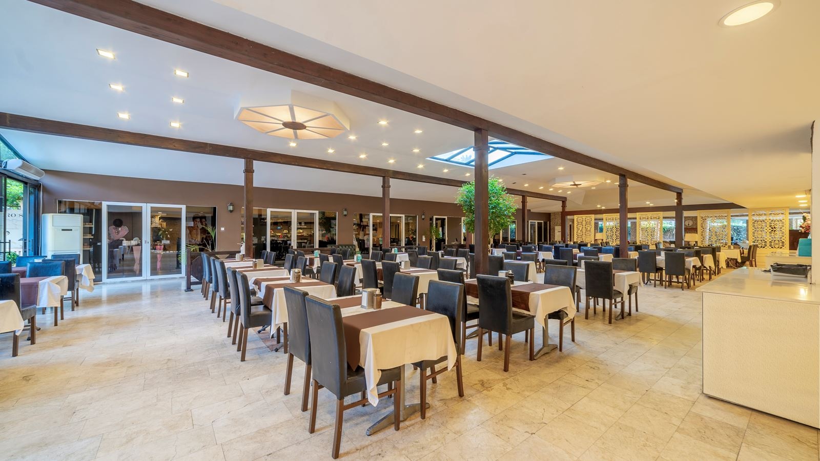 restaurants-restaurant