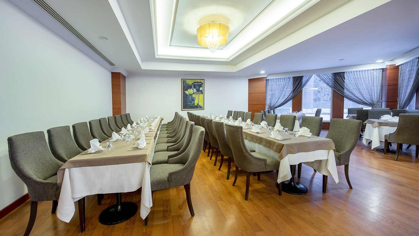 restaurants-restaurant