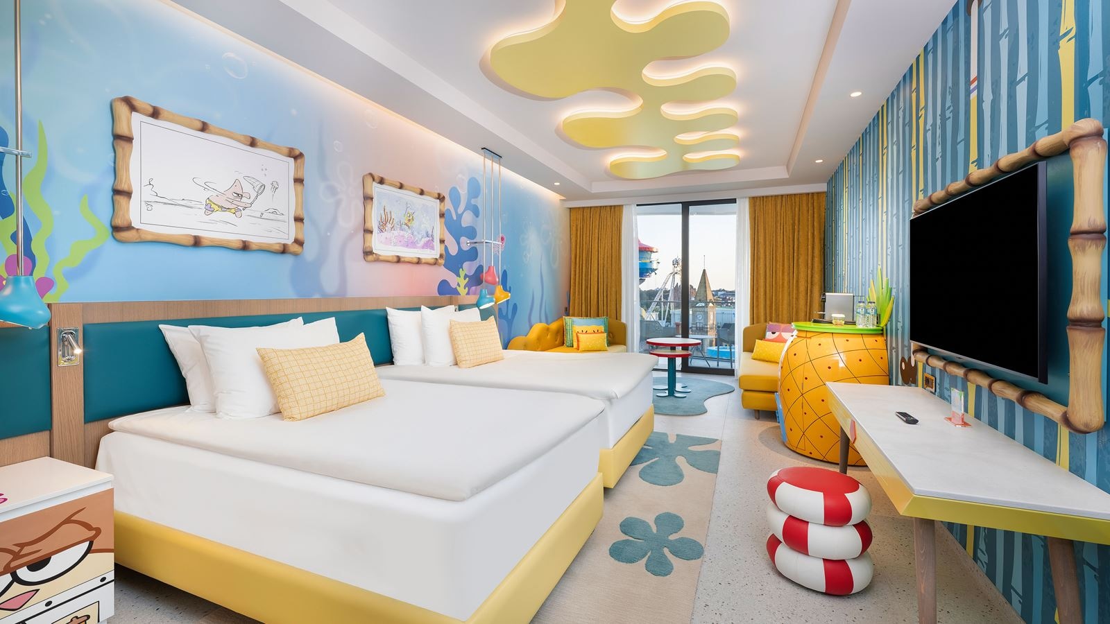 rooms-themed-deluxe-room