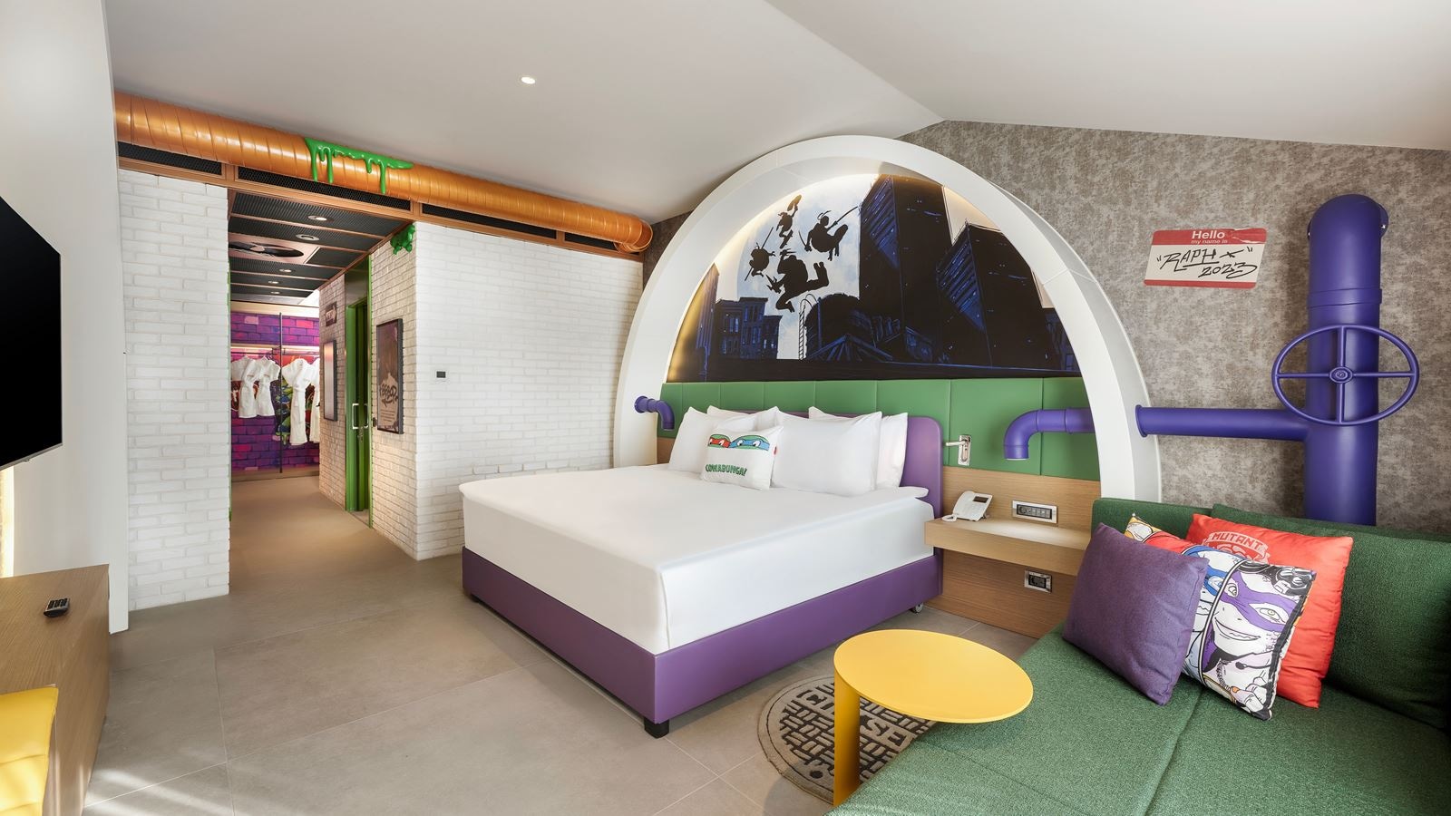 rooms-themed-deluxe-room-connection