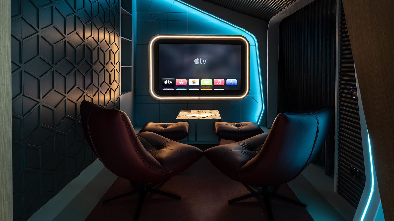 rooms-themed-iconic-suite