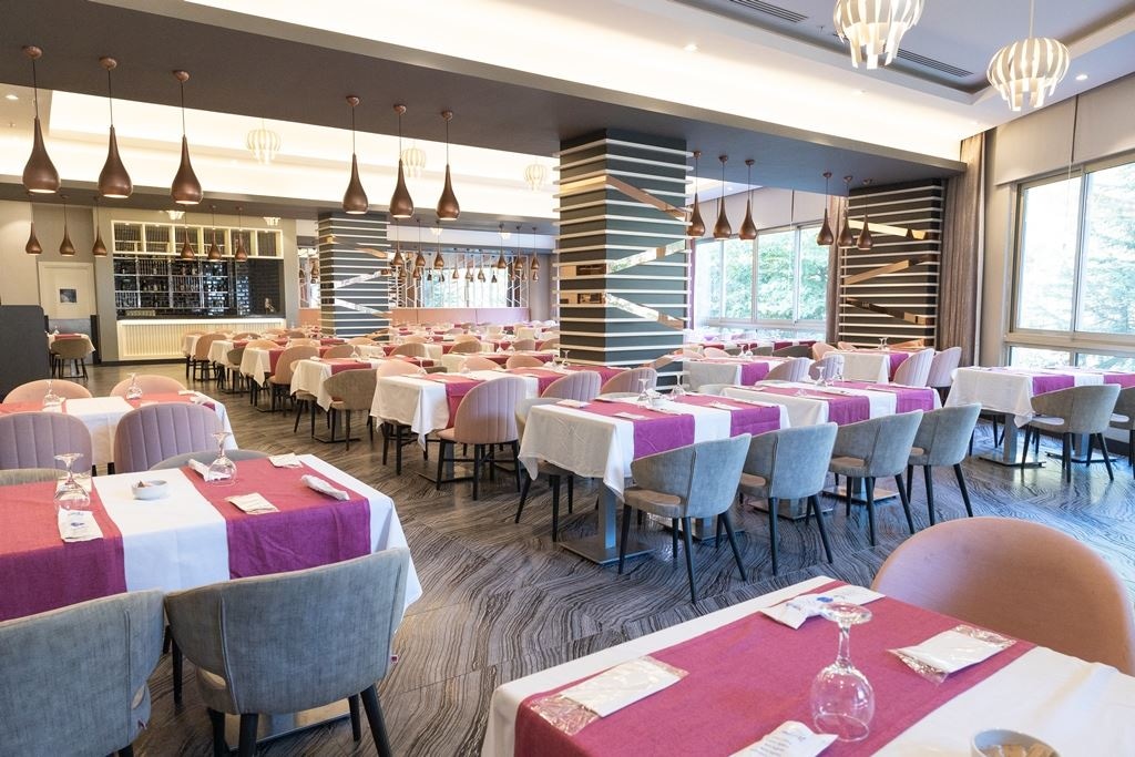 restaurants-main-restaurant