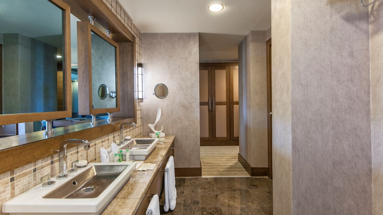 rooms-hilton-suite-sea-view