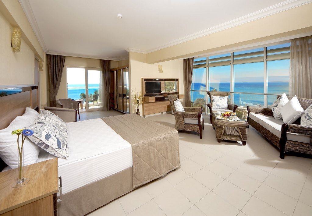 rooms-junior-family-room