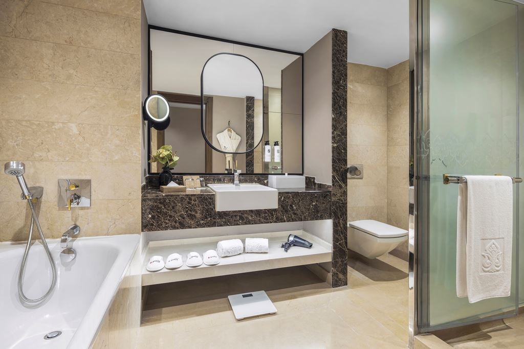 rooms-superior-room-land-view