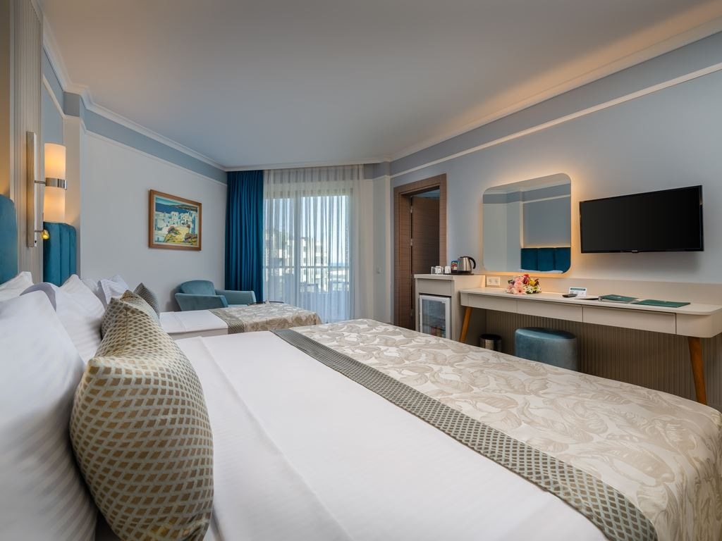 rooms-main-building-family-room