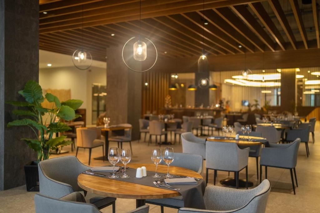 restaurants-restaurants