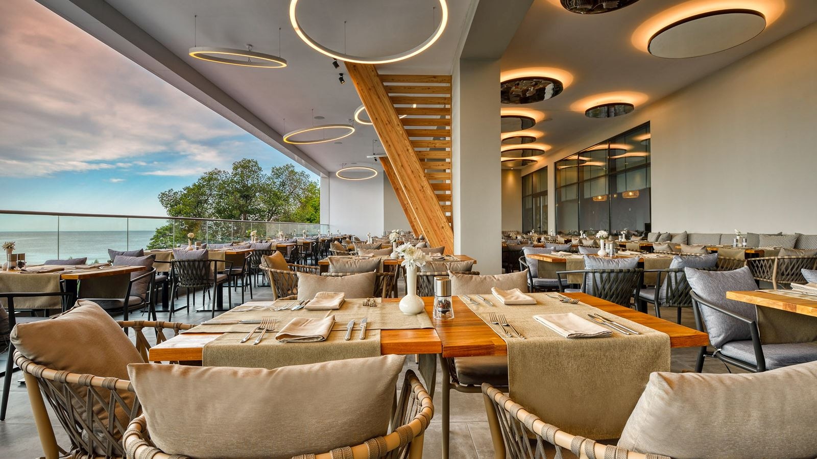 restaurants-vistamar-main-restaurant