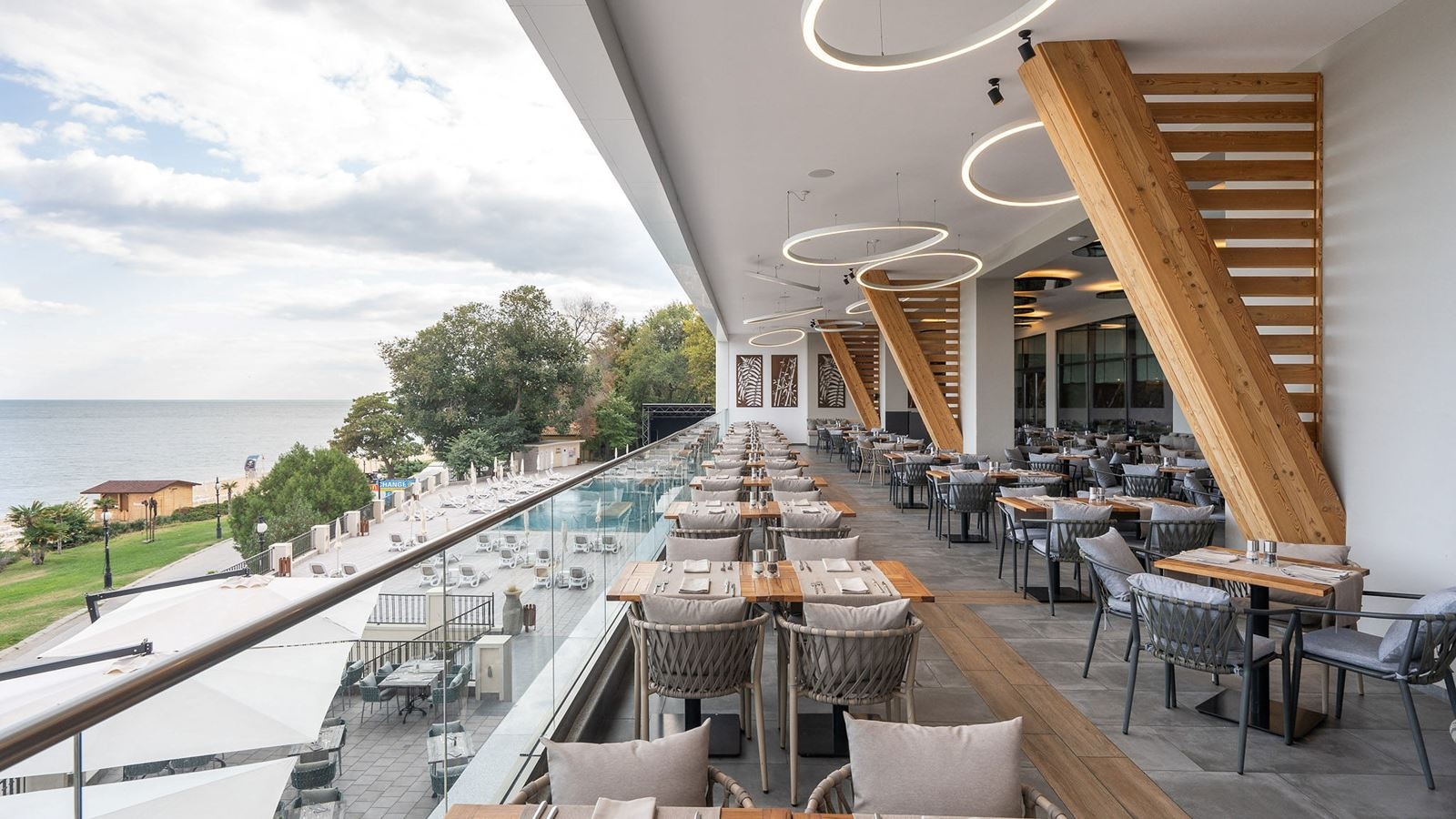 restaurants-vistamar-main-restaurant