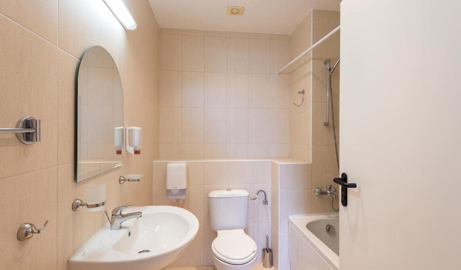 rooms-one-bedroom-apartment