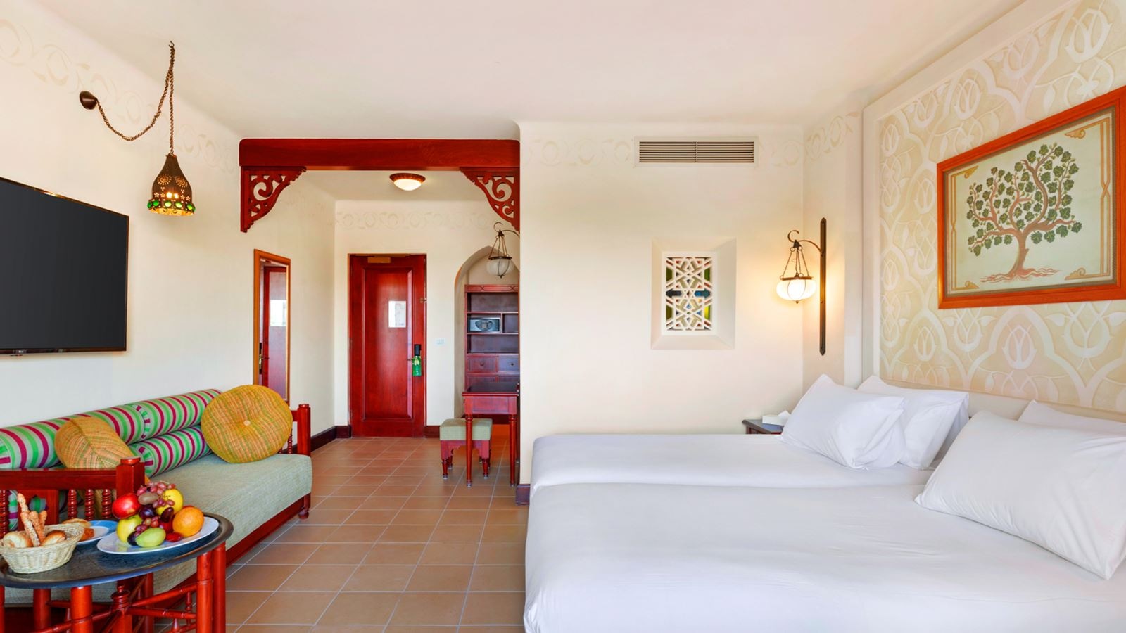 rooms-standard-room-pool-view