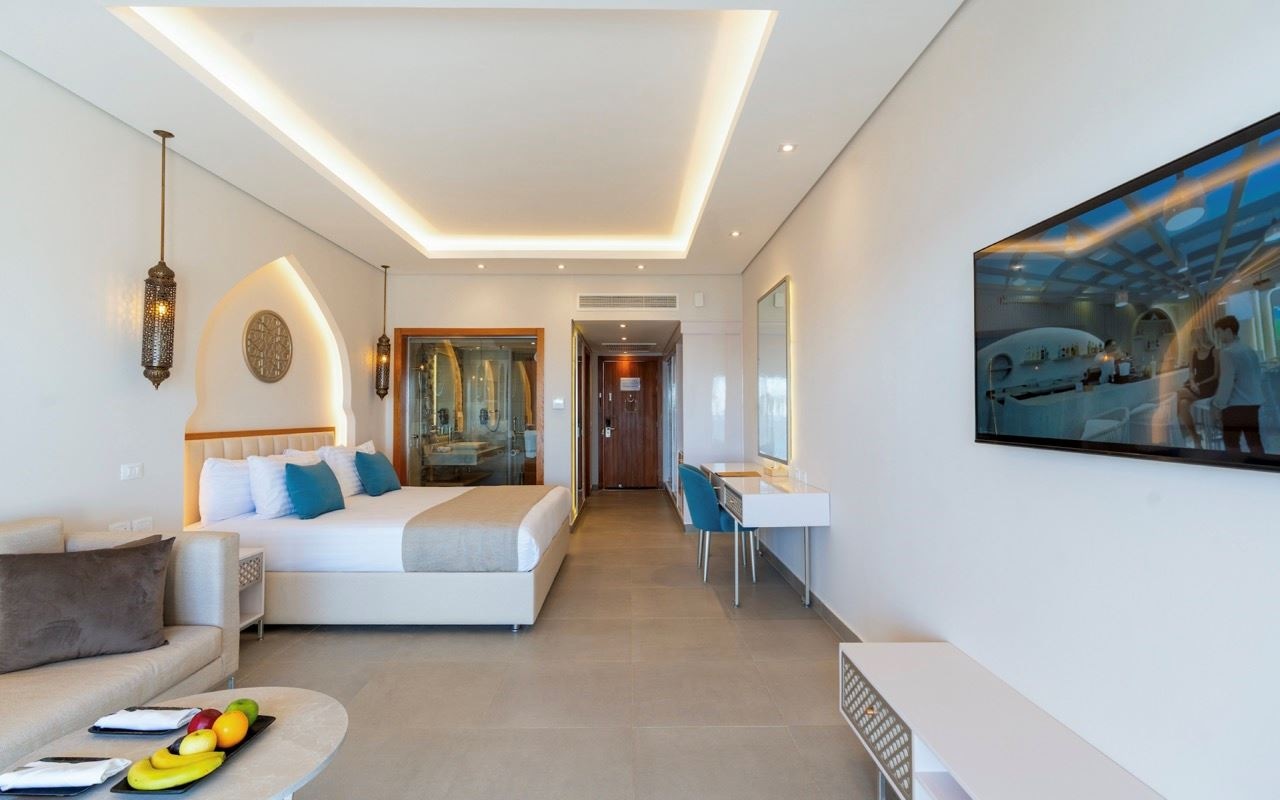 rooms-junior-suite-garden--pool--partial-sea--sea-view--sea-front