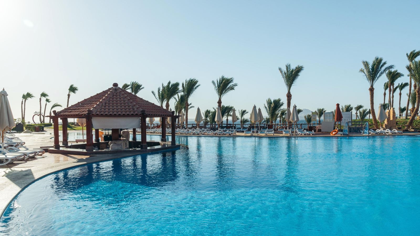 bars-lagoon-pool-bar