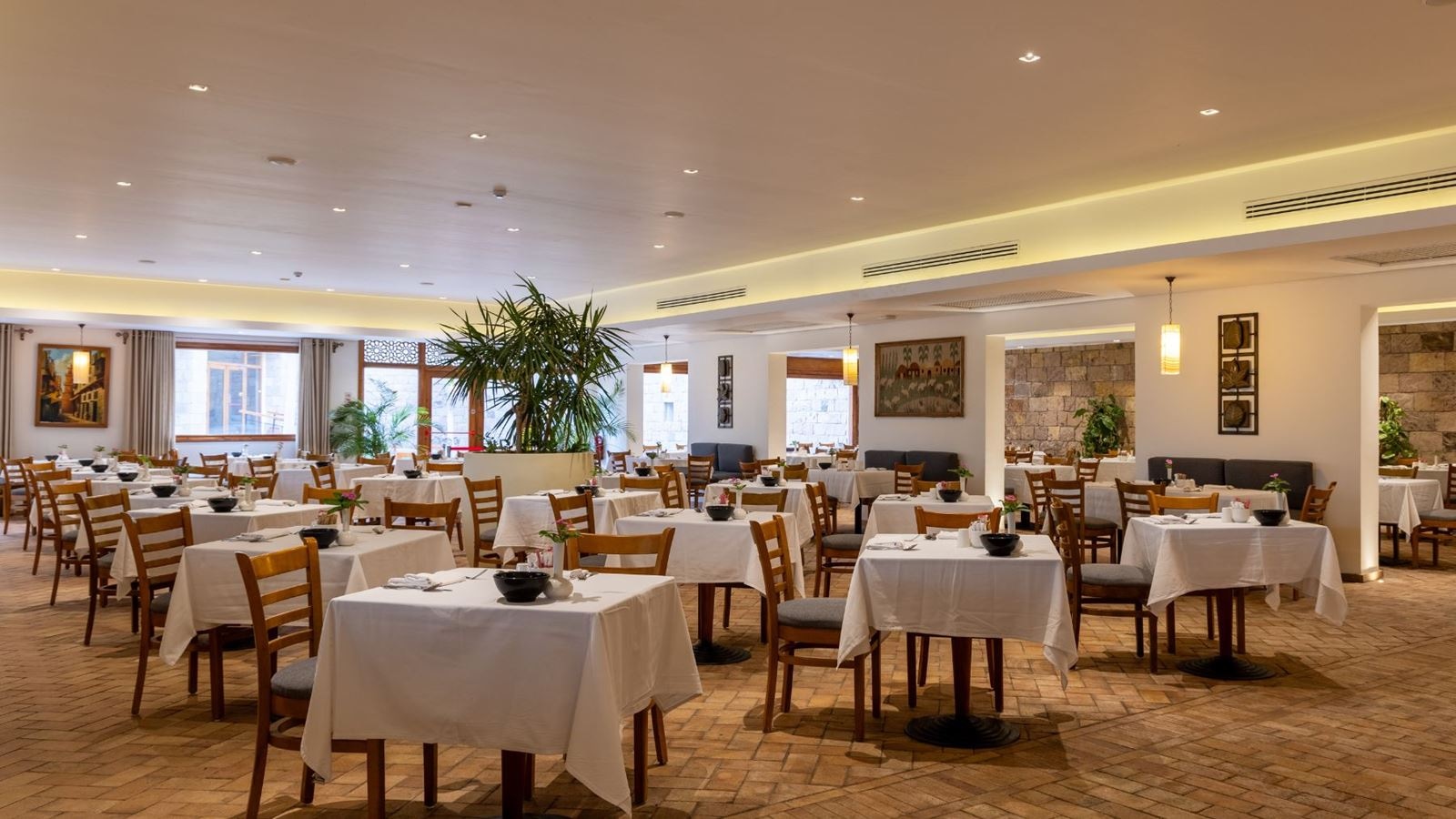 restaurants-main-restaurant-west-bay-adult-only