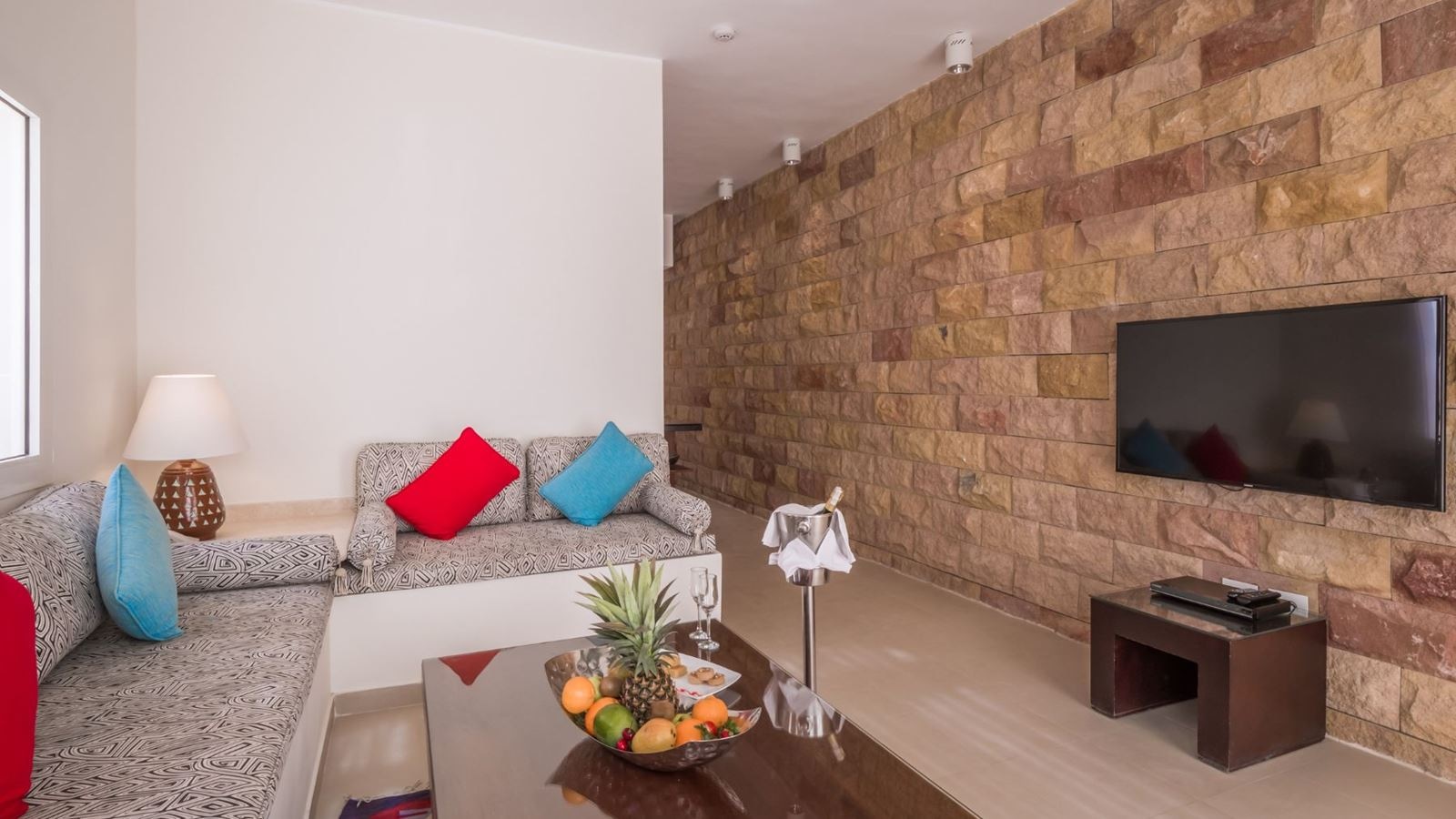 rooms-swim-up-villa-1-bedroom