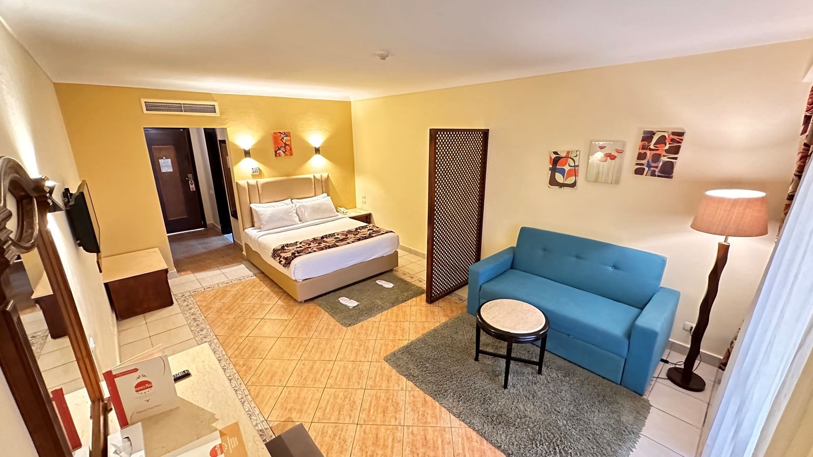 rooms-club-royal-regency-side-sea