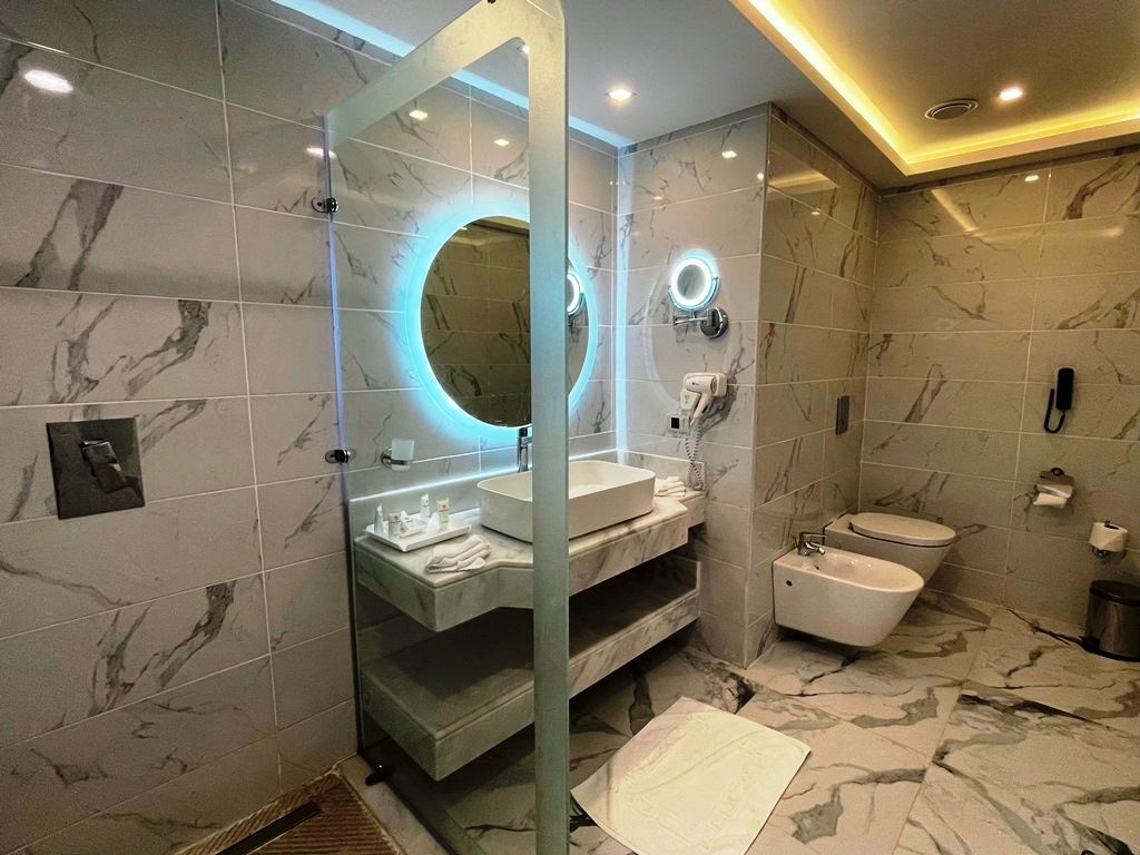 rooms-premium-sea-side-view