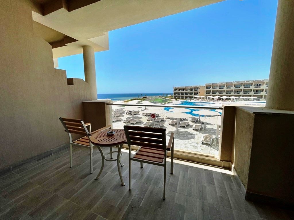 rooms-premium-sea-side-view