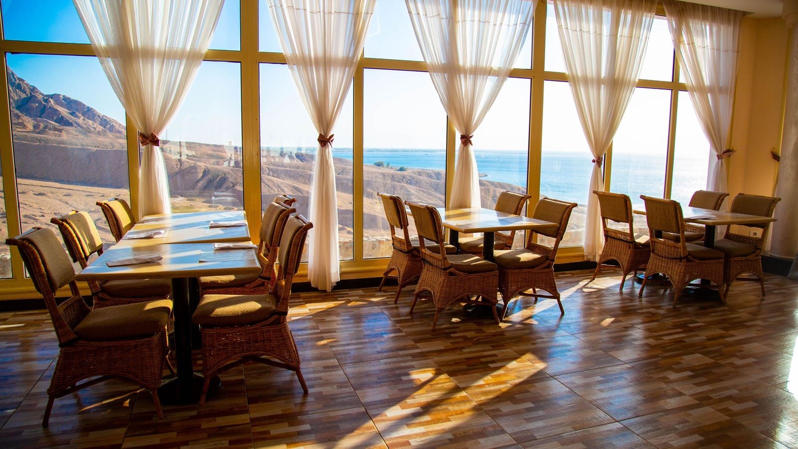 restaurants-restaurants